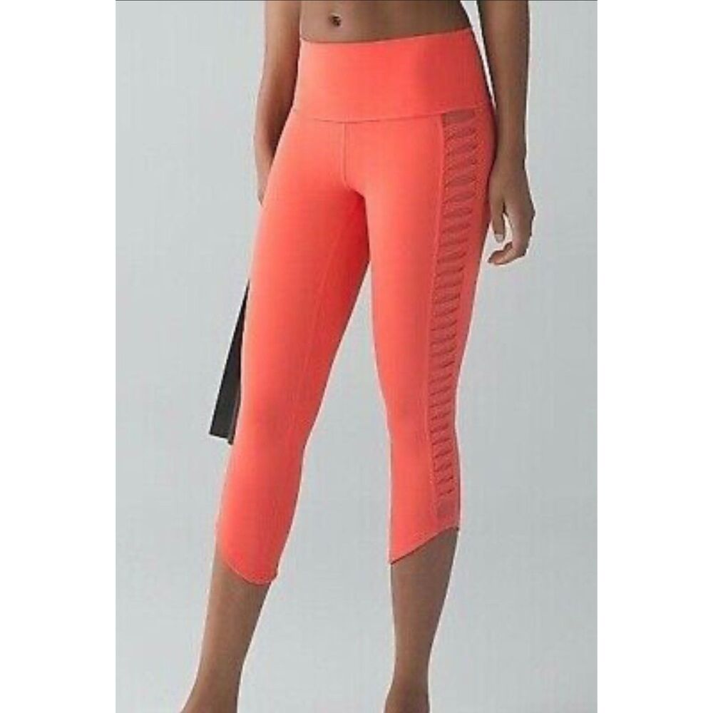 Lululemon Sunshine Salutation Crop Side Mesh Detailing Women's Size 10
